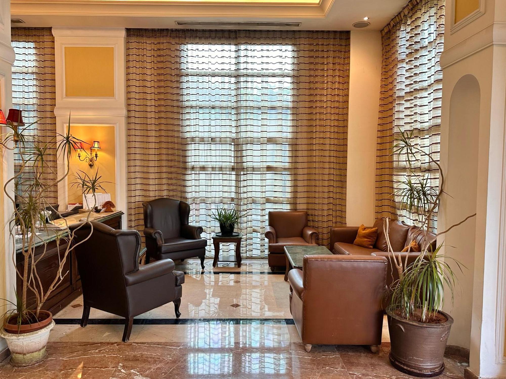 Padova Hotel Beirut Bagian luar foto