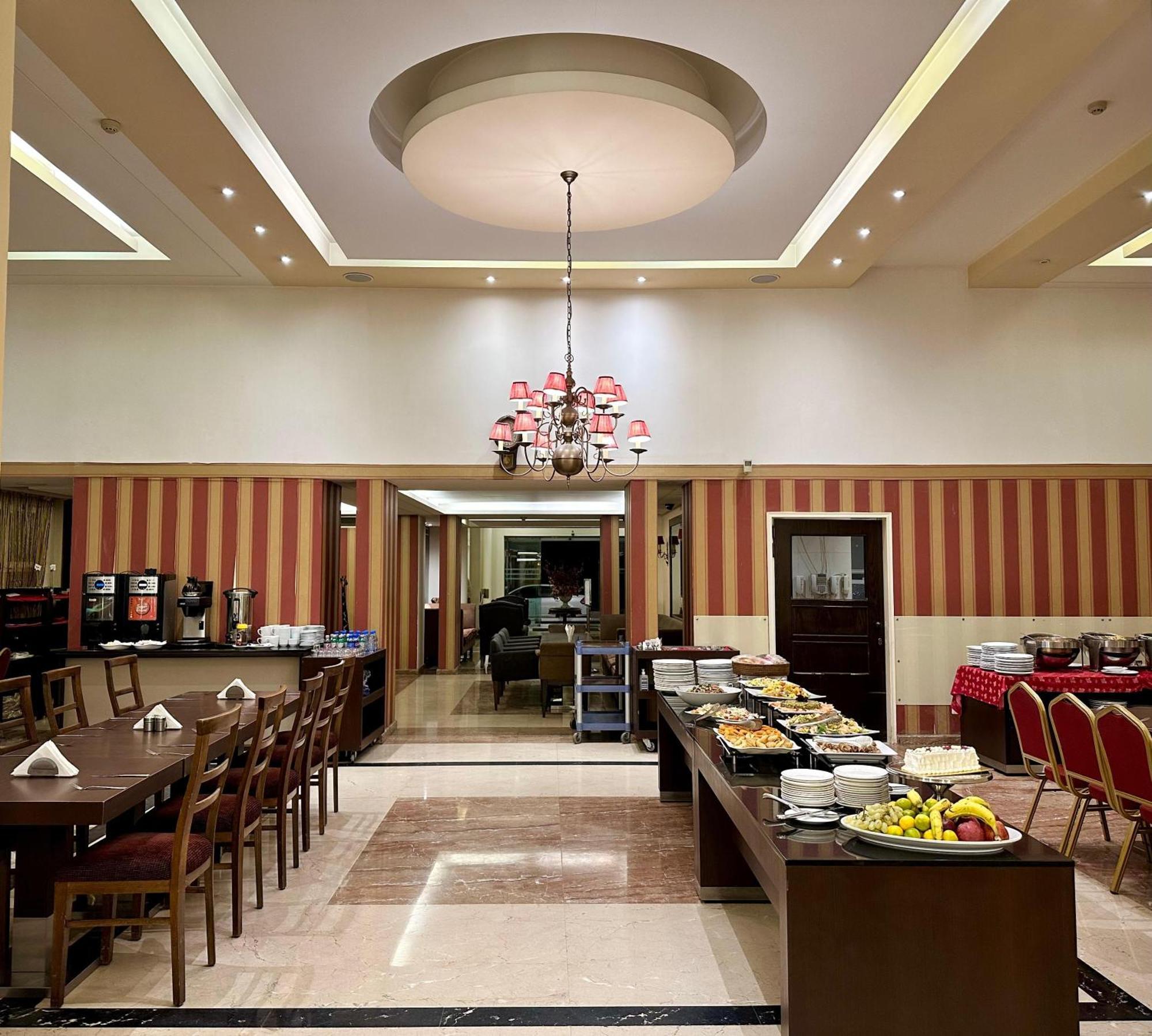 Padova Hotel Beirut Bagian luar foto