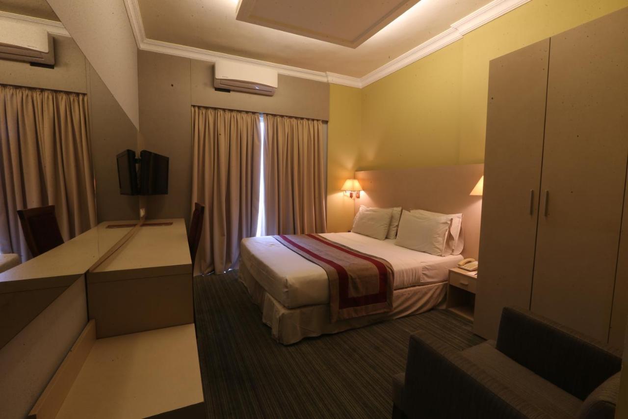 Padova Hotel Beirut Bagian luar foto